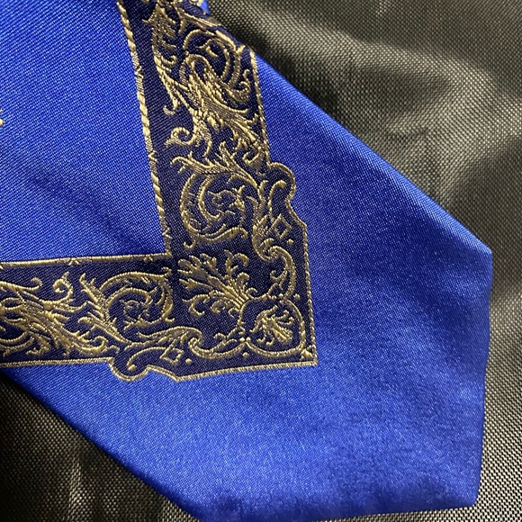 Versace Vintage - Picture 2 of 5